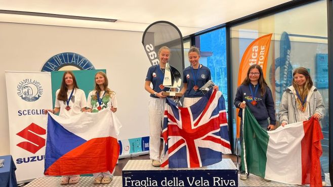 Gratulujeme našim vicemistryním Evropy Markétě a Annie 👍👏 #povedloseto❤️ #rsfevasailing #mistrovstvievropy...