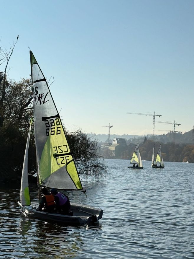 RS Feva Team Race 2025 #rsfevasailing #plachetnice⛵ #jachtingvpraze #praguesailing #cere #podzimnavode @yacht_club_cere...